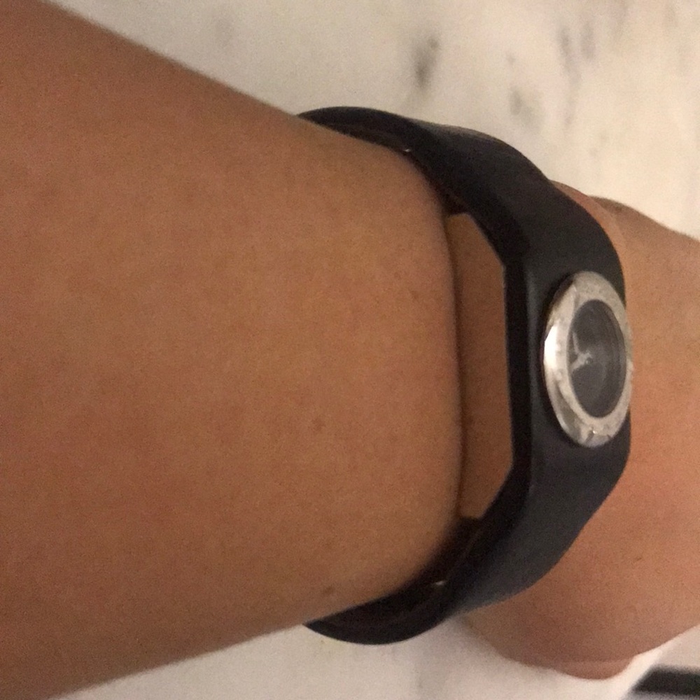 Watch - Picture 2 of 4